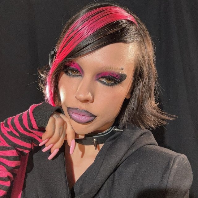 Мэйби Бэйби отменила тур по России — фанаты винят Инст...