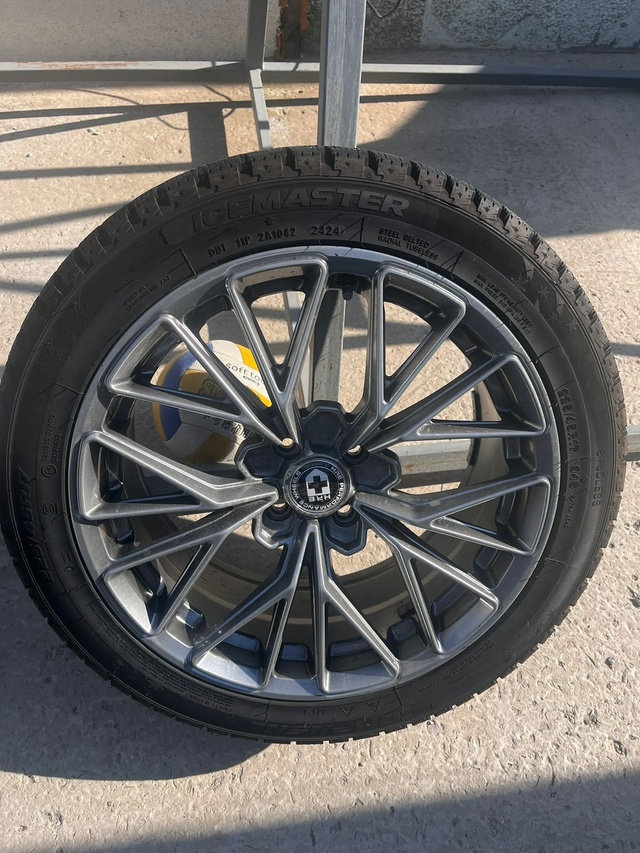 Продаются диски с резиной R17-4/100
R18-5/112
+79786163119
По всем во...