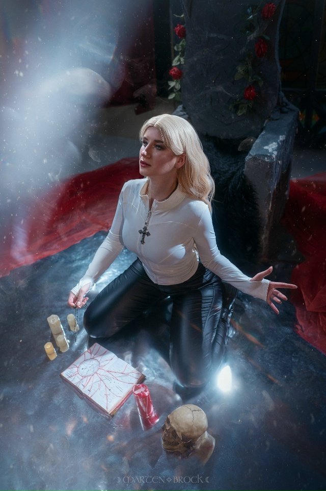 ✨ Делимся с вами невероятным косплеем Анны и Лэйн из и?...