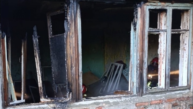 В Апатитах ликвидирован пожар в заброшенном здании бы?...