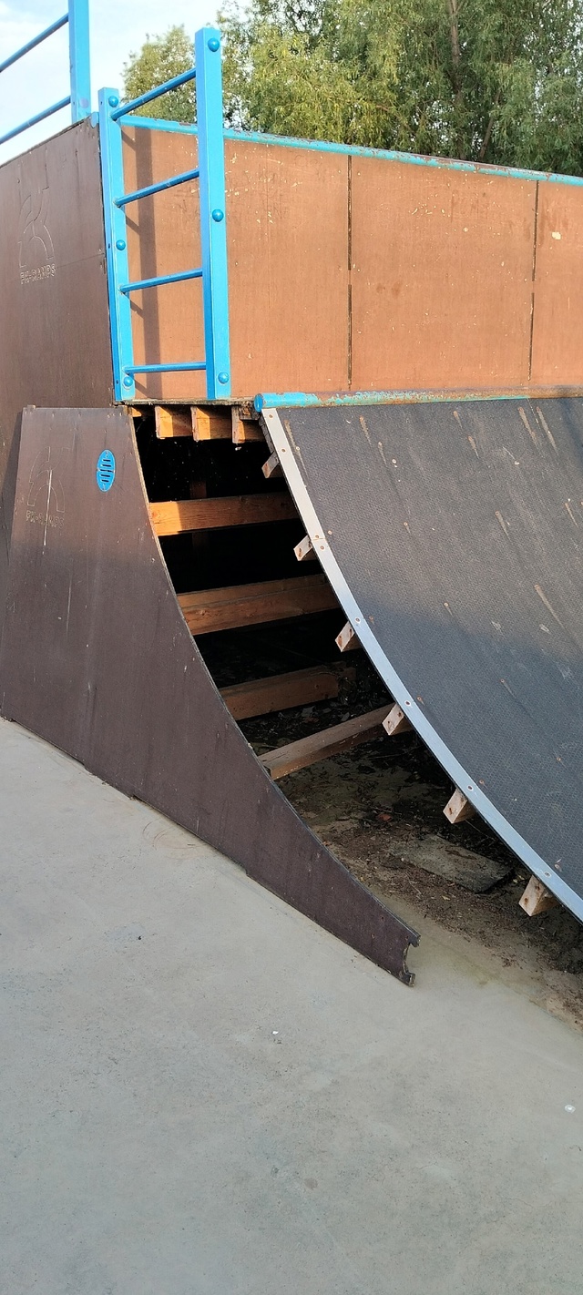 Добрый день, обращаюсь к руководителю острова фортов с...