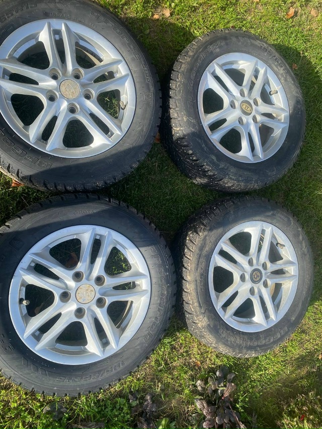 Продам литые диски на зимней резине ,диски r15 ET47-5x114,3 ст?...