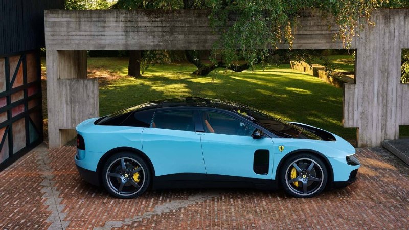 Наберите воздуха: так выглядит первая электричка от... Ferrari.
В сети дико орут с внешности Ferra