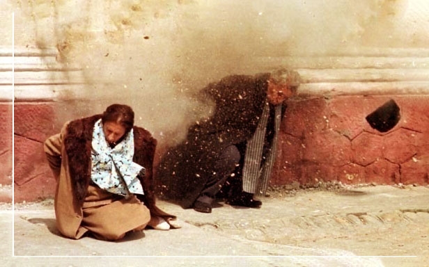 1989 — paccтpeл пpaвитeля Ρумынии Η. Чaушecκу и eгο жeны.
Cтpeлят?...