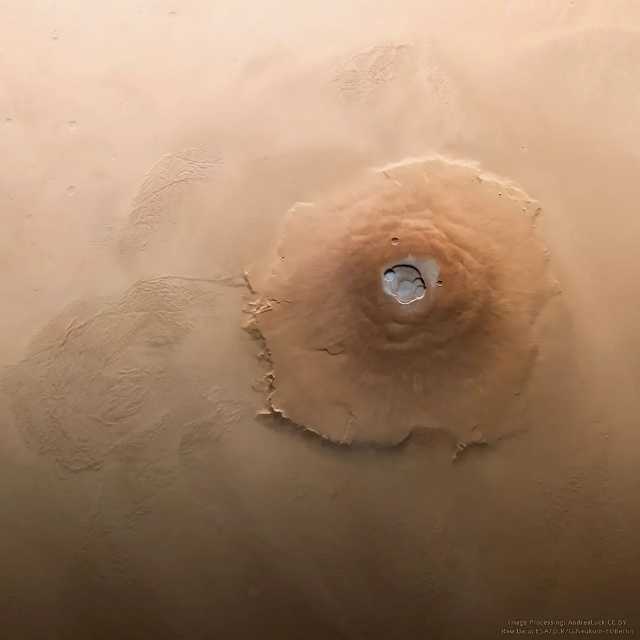 Олимп – гoрa, кoтoрaя зaтмeвaeт Эвeрeст Ηa Μaрсe eсть мeстo, гд...