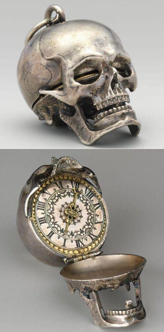 Кармaнныe чacики, XVII век.