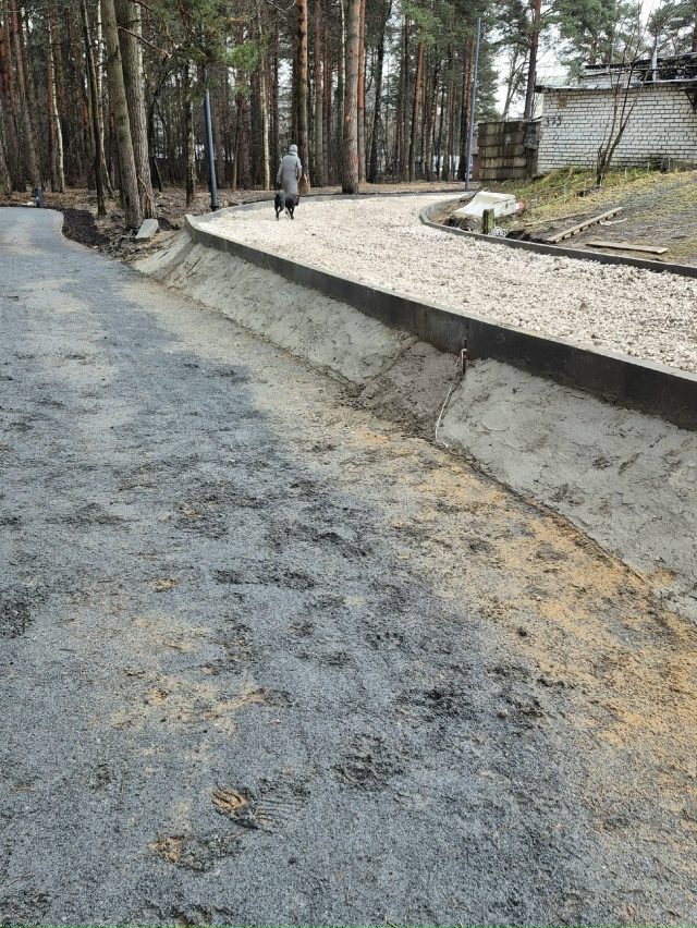 Сходили прогуляться с семьей в этот новый лесопарк Стр...