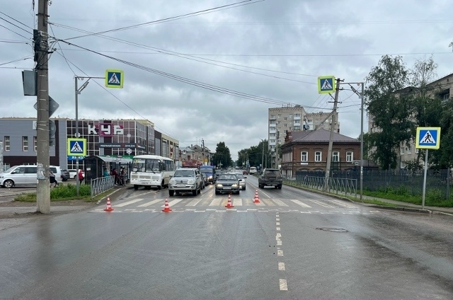 На каком пешеходном переходе в Кунгуре происходит бол?...