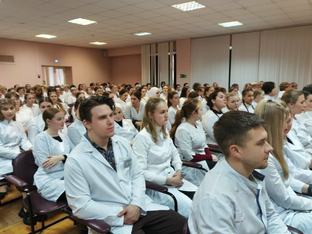 В 2025 году в медицинские учреждения региона пришли 106 мо...