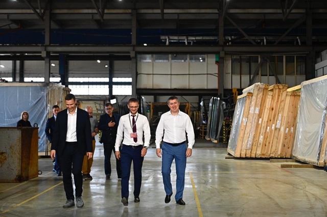 ✅Губернатор Дмитрий Махонин посетил производство пер...
