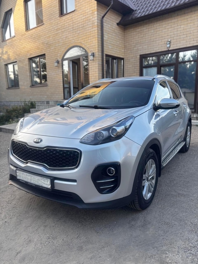 Продажа Kia Sportage 2016 автомат 2.0 149лс передний привод, бенз?...