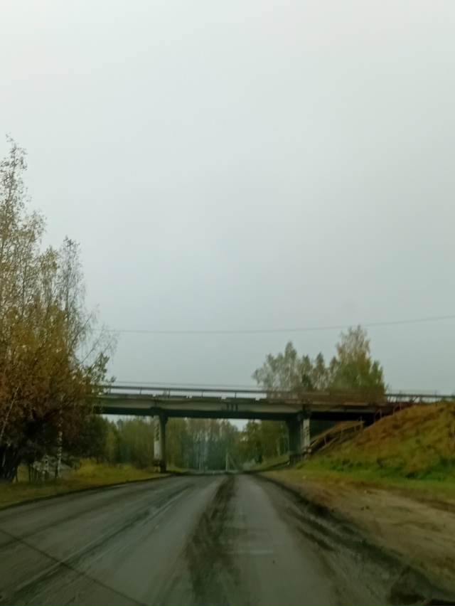Асфальтная мафия опять выкрызла кусок нормальной доро...