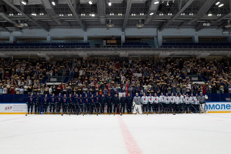 «Расписались на дыньках»
🏒БК PARI и ХК «Торпедо» закатили открытую тренировку на «Нагорном». Больше