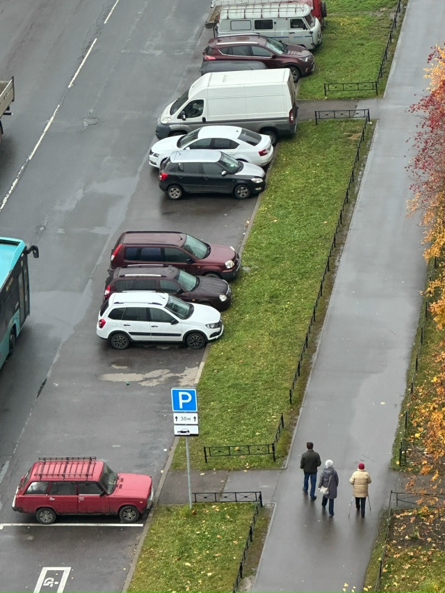 От лица жителей, проживающих по адресу ул. Станюковича...