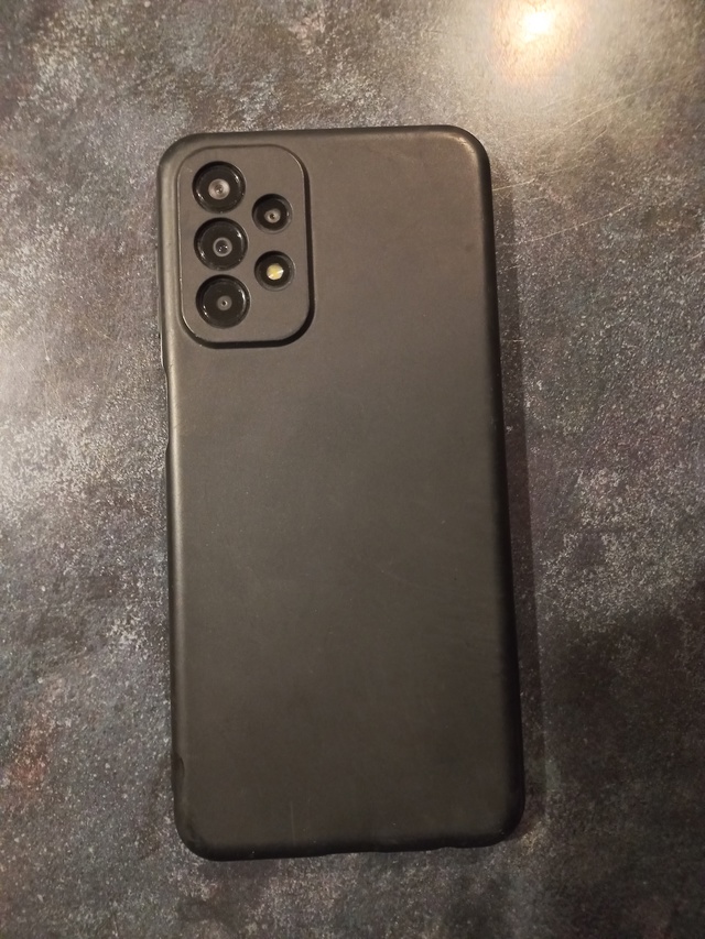 Найден телефон в районе ул.Жуковского. Писать в лс