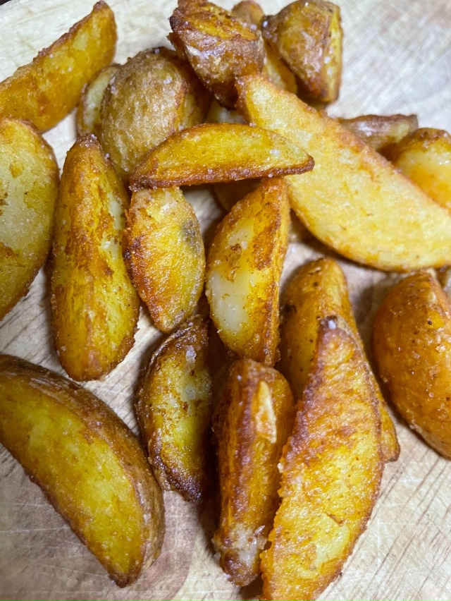 Не можешь выбрать между шаурмой, шашлыком, картошкой ф?...