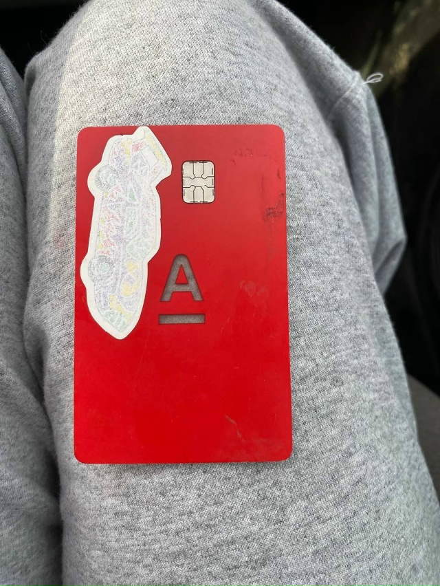 Найдена карта возле магазина магнит по ул.коммунистич?...