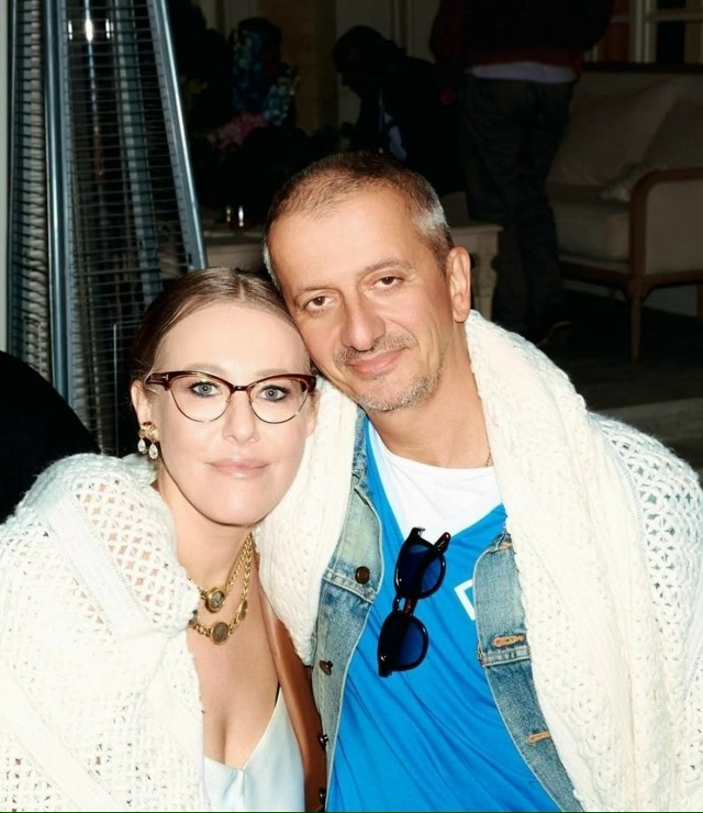 Константин Богомолов поздравил с днём рождения свою с?...