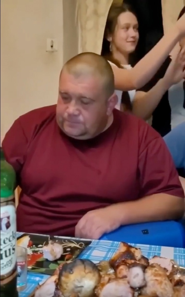 Мужик нормально так застелил!!