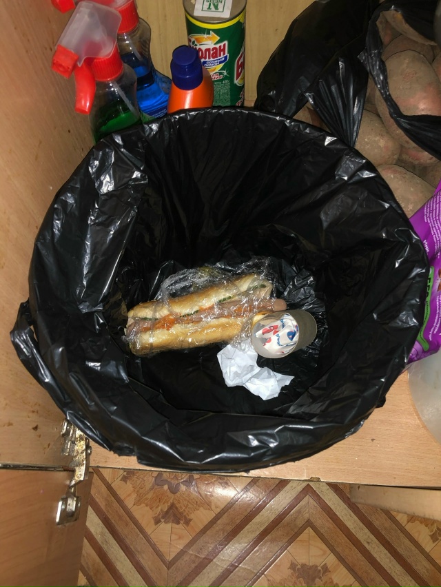 Захотелось дряни. Но не настолько, чтобы просрочку тух?...