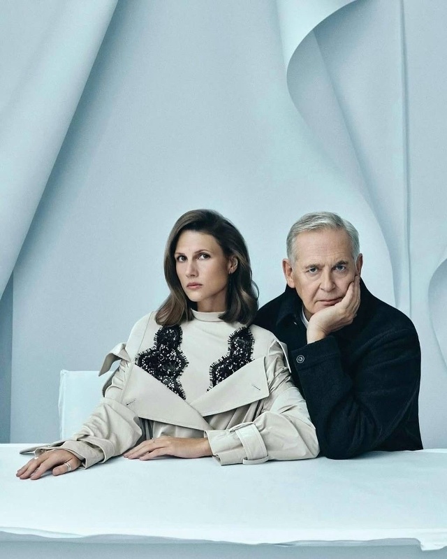 Юрию Стоянову действительно идет стареть
Он доказыв?...