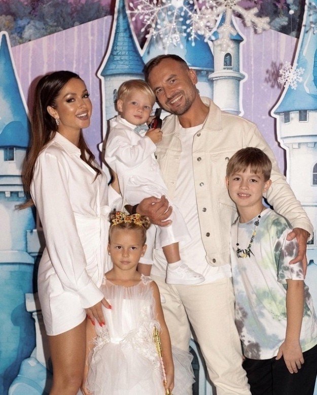 После развода певицы Нюши и Игоря Сивова их дети – 5-ле?...