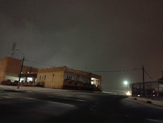 Утро 15.11, территория автовокзала, не работают 8 фонарей ...