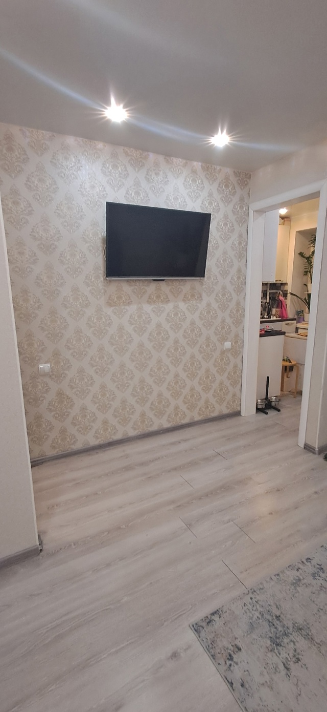 Продам 3х комнатную квартиру. М- он Гоголя д.5. 3 этаж. Лод...