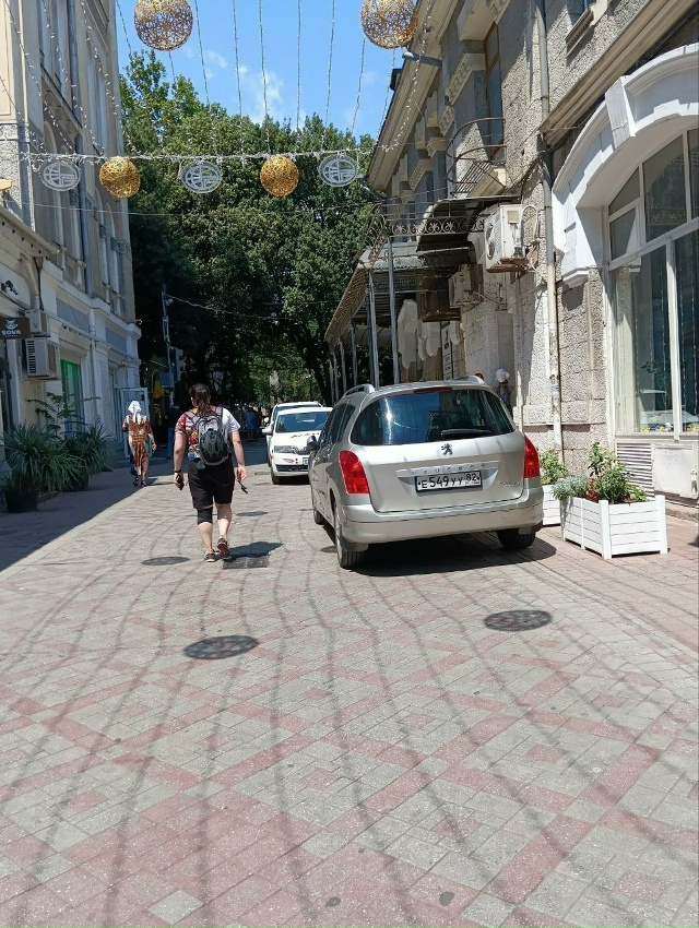 Когда планируют убрать парковку с центра, проезд графо...