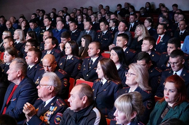 Уважаемые сотрудники и ветераны органов внутренних де...