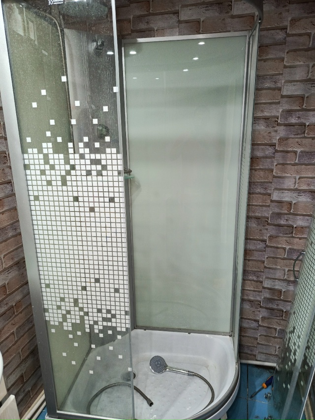 Продается душевая кабина 70/90
Тел 89165194499