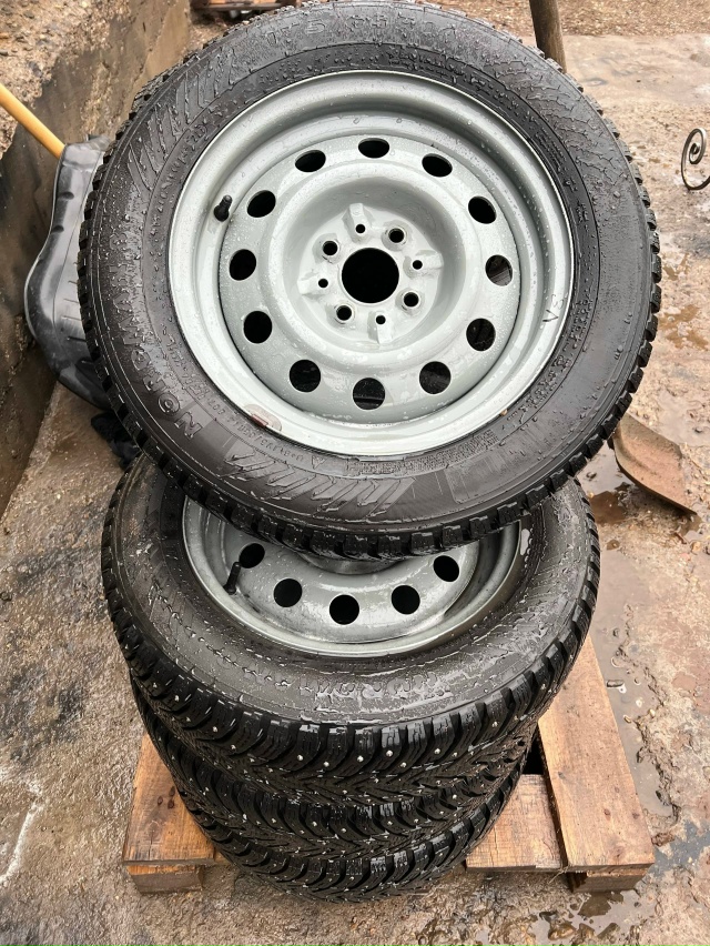 R14 4×98
Продам новый комплект зимних колес (пробег 5 тыся...