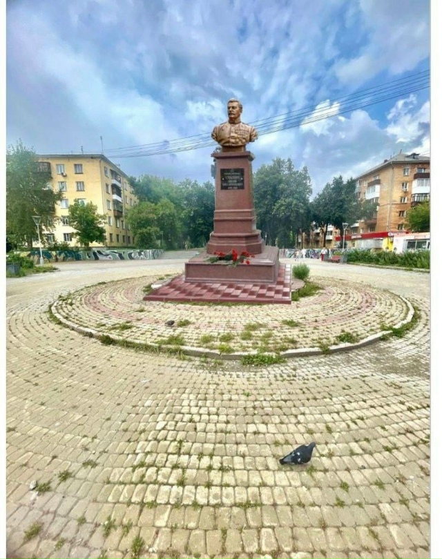 🗣 В Екатеринбурге обсуждается установка памятника Ст...