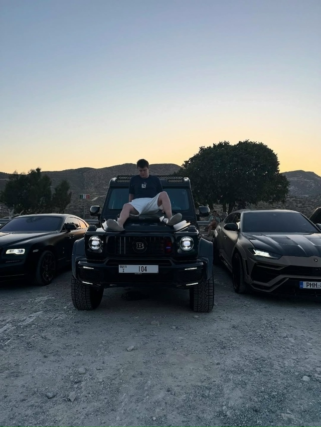 ? 7 000₽ просто за вход? Это не прикол
? Мажор психанул...