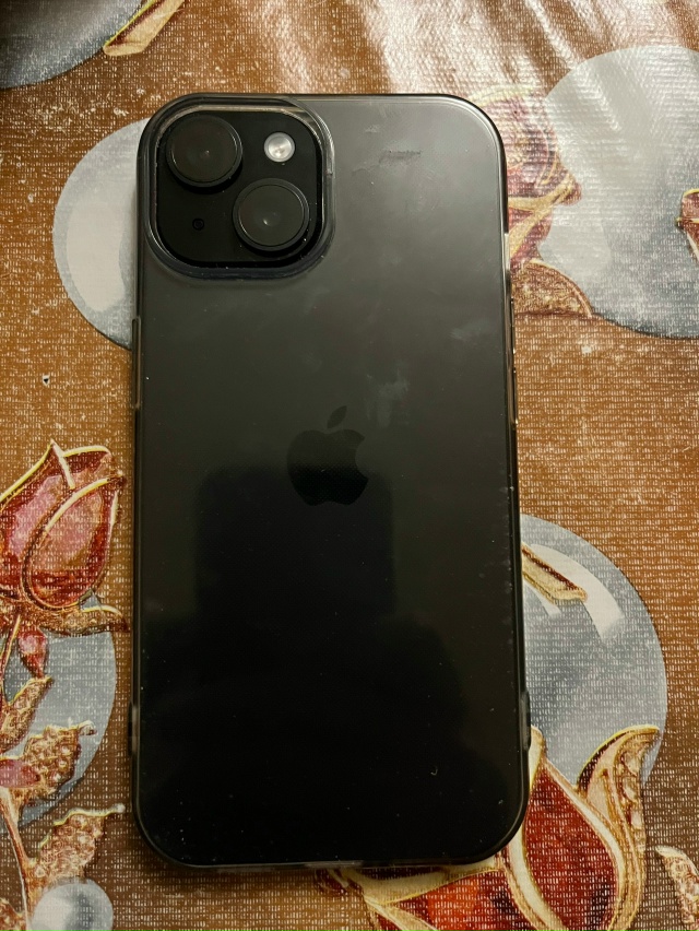 Нашли телефон около мусорки
Ул.Школьный рядом пятёроч...