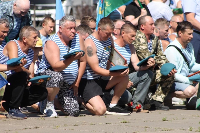 🇷🇺Воздушно-десантным войскам России - 95 лет.
 
Воздуш...