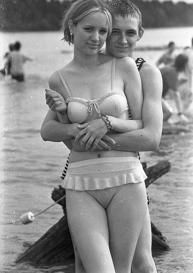 На первый взгляд, фотография молодой пары, сделанная в ...