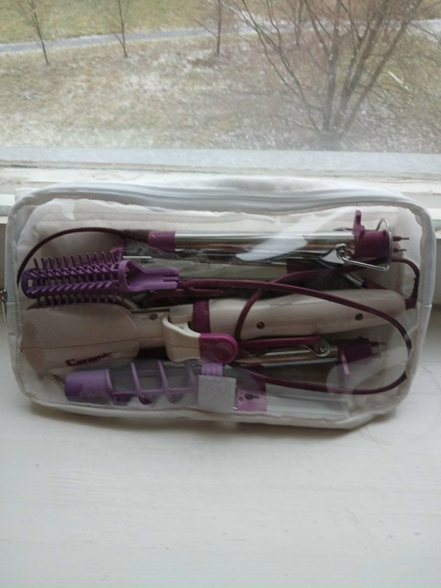 Отдам:
1. Гамак для кошек на батарею, б/у. Длина-46 см. Шири...