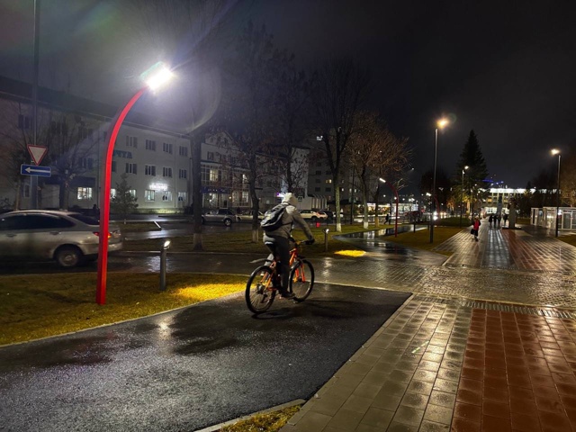 «Ось времени» в вечернем свете