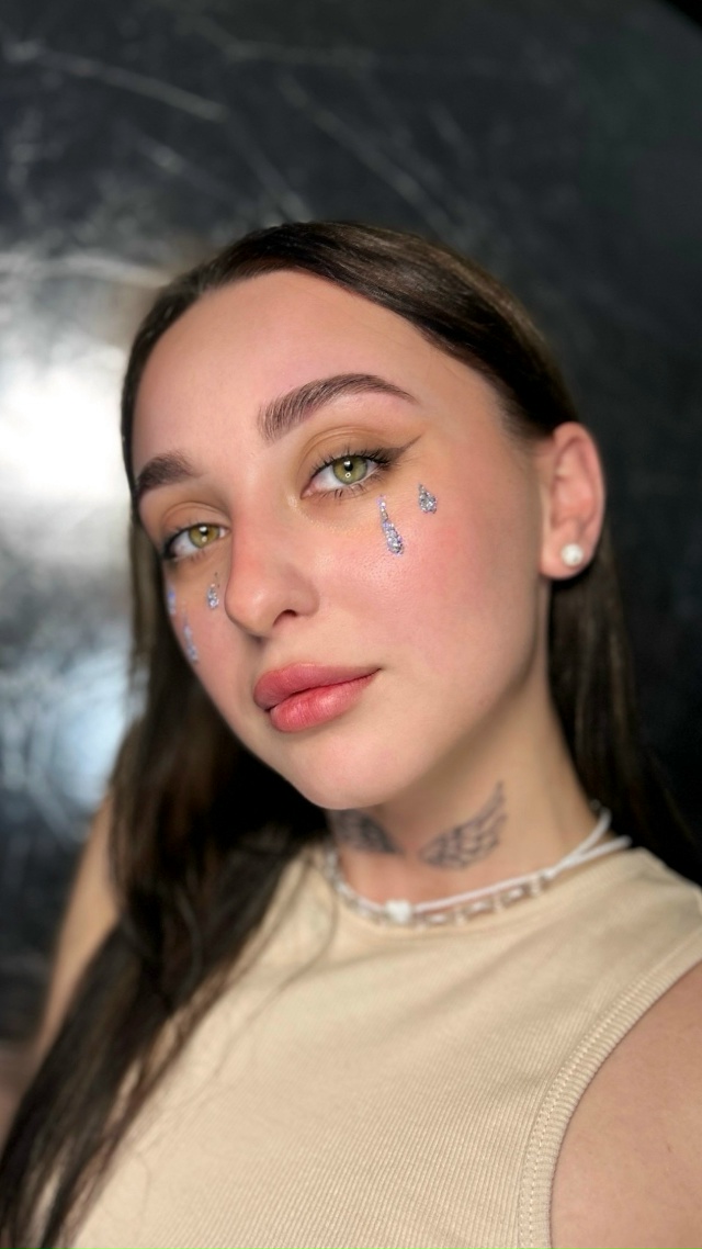 Здравствуйте, меня зовут [id195443703|Мария].
Я мастер брови?...