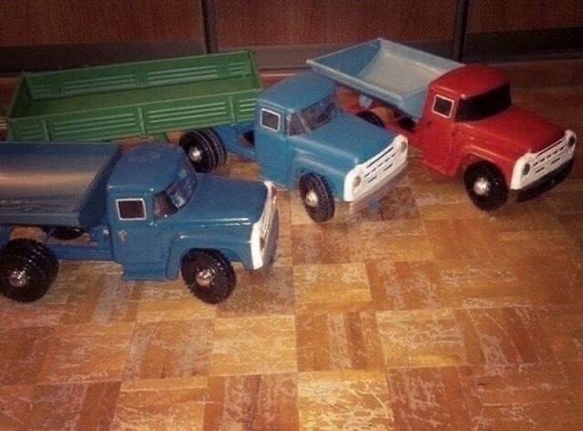 Это были неубиваемые игрушки! Согласны?
Сколько покол?...
