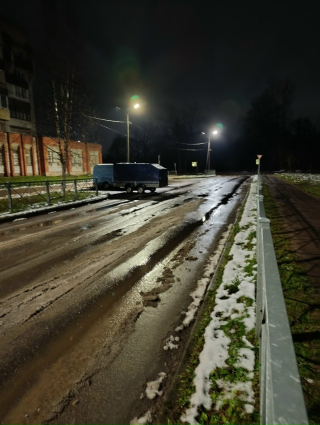 Чей прицеп на южном бульваре уберите его с дороги он вы...