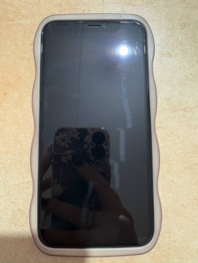 Продам iPhone 11, 64 ГБ, SIM + eSIM.
Телефон в хорошем состоянии. ?...