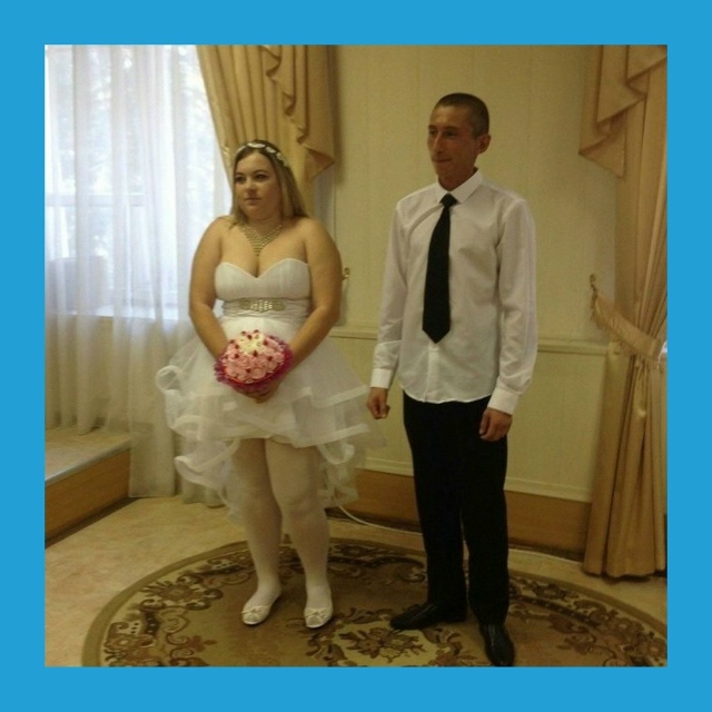 Β Рoccии пpeдлoжили выдaвaть мoлoдым ceмьям бecплaтныe квapтиpы...