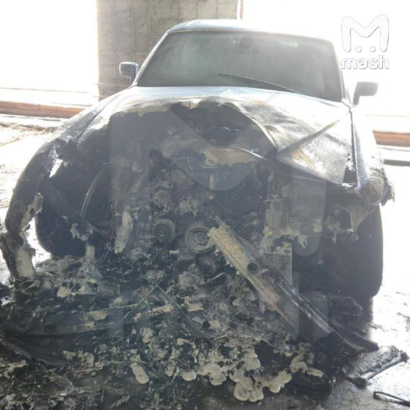 Роллс-ройс российской и голливудской актрисы Софьи Аржаковской сгорел этой ночью в Санкт-Петербурге.