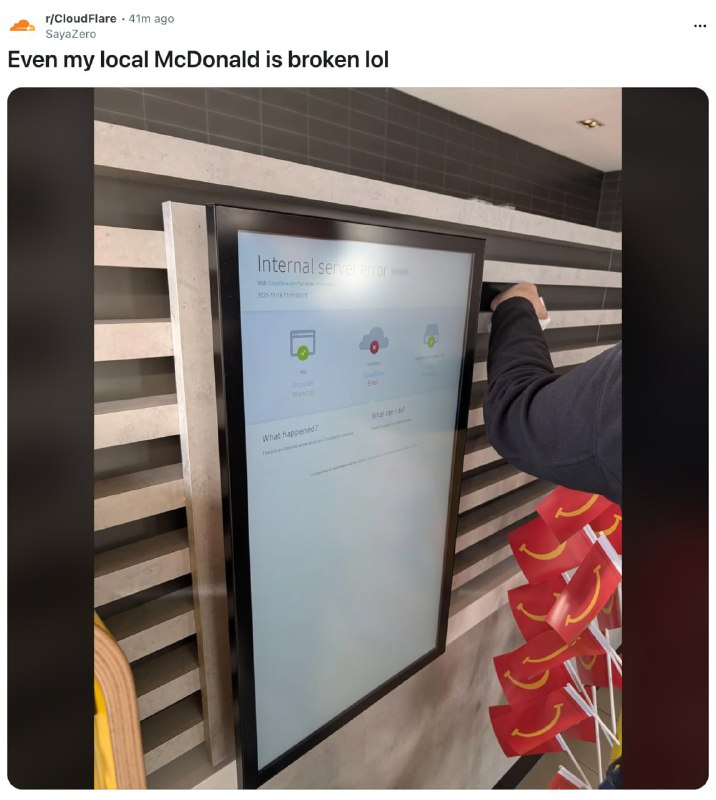 Не припомню такого длительного падения Cloudflare. Они все еще чинят проблему.