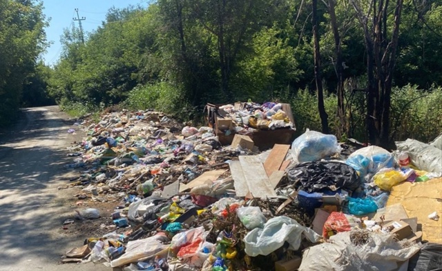 🚧 Время идёт, а свалка на Базарной в Орске остаётся та?...