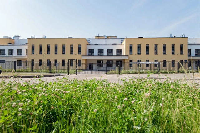 Завершено строительство новой школы на 700 мест в Стрел?...