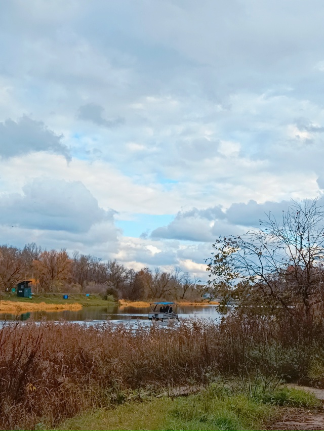 Поздняя Осень по своему Лето - только что рано темнеет ?...