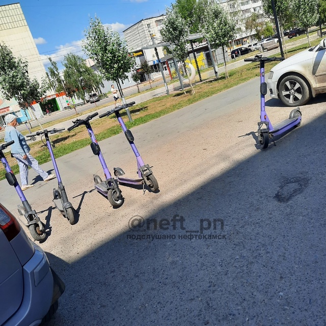 15 .07.25 Нефтекамск, Ленина 46.Самокаты уже занимают парко...